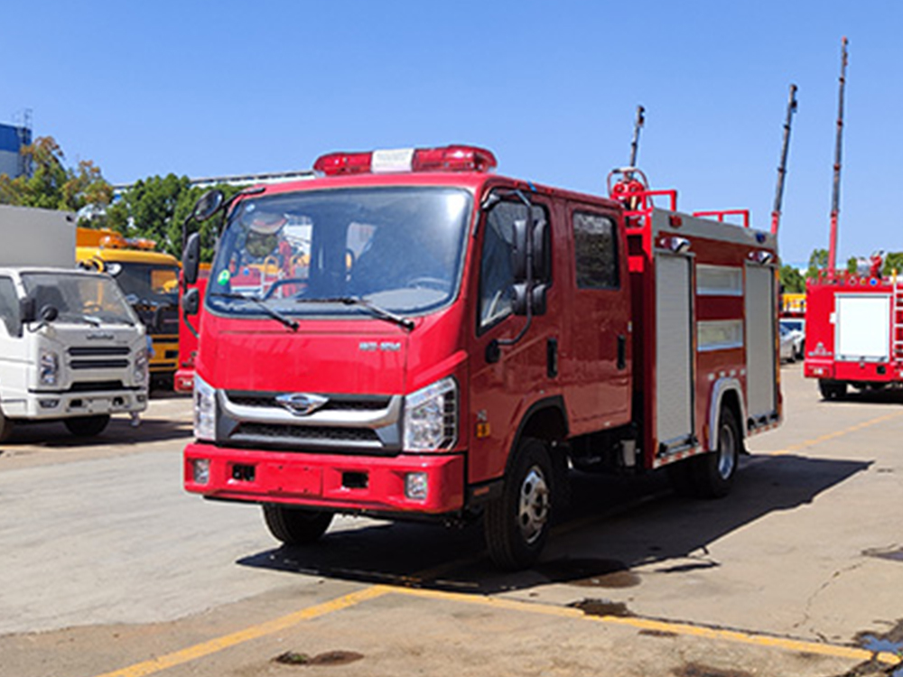 福田3吨水罐消防车