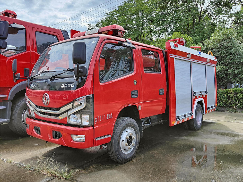 东风2.5吨水罐消防车