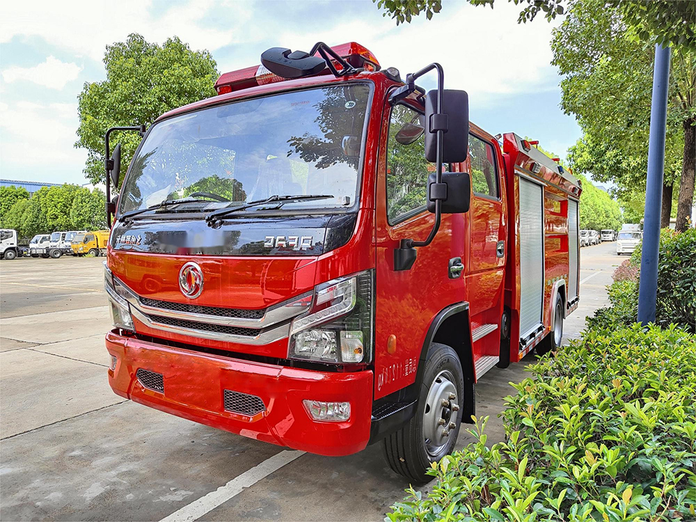 东风5吨水罐消防车