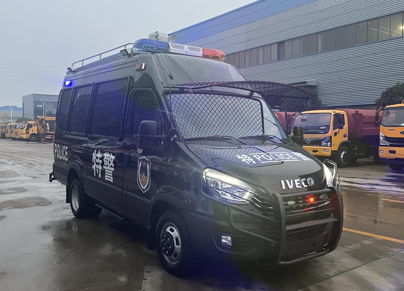 依维柯欧胜运兵车