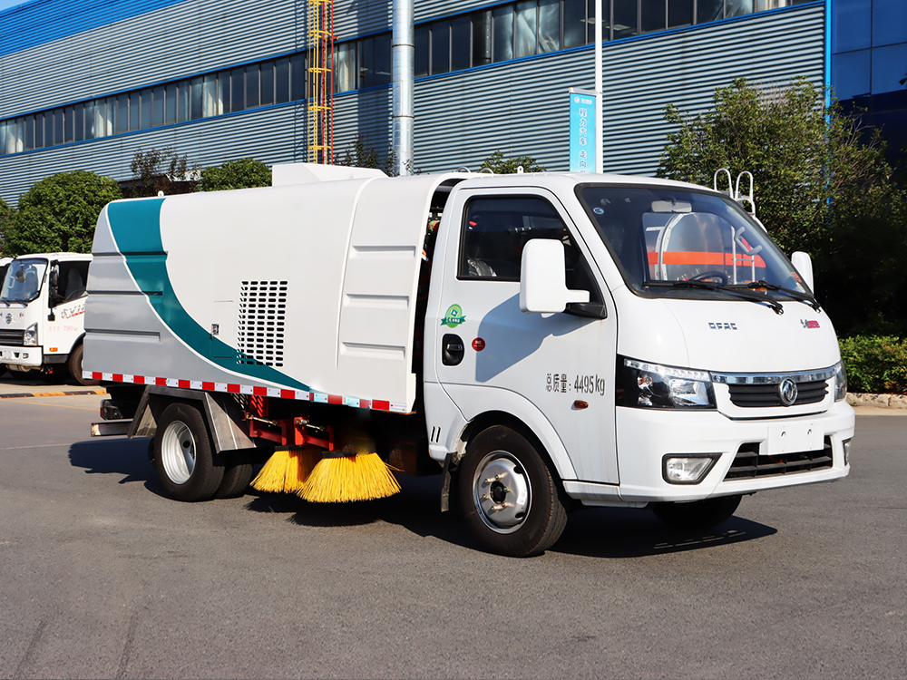 东风途逸纯电动扫路车